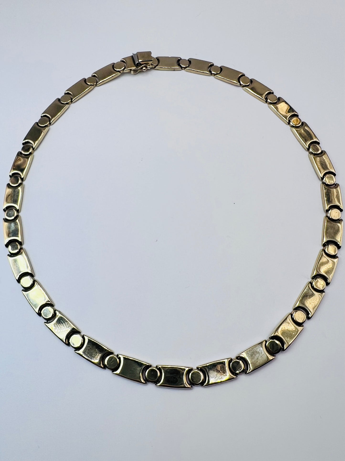 FANCY FLAT CIRCLE NECKLACE